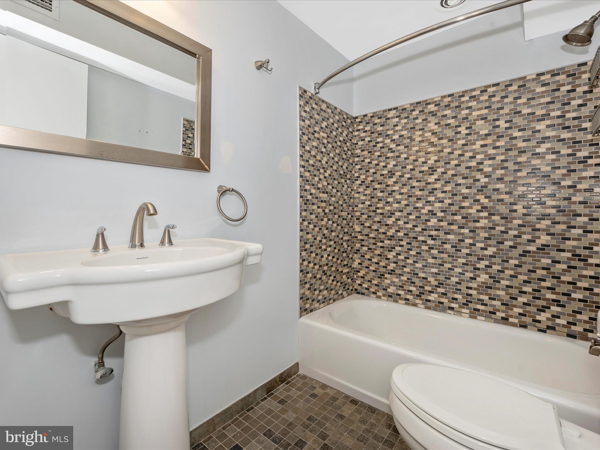 GROSVENOR PARK - Residential Lease