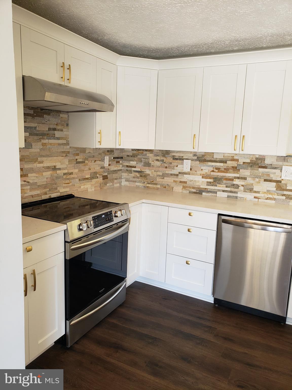 BREEZEWOOD - Residential