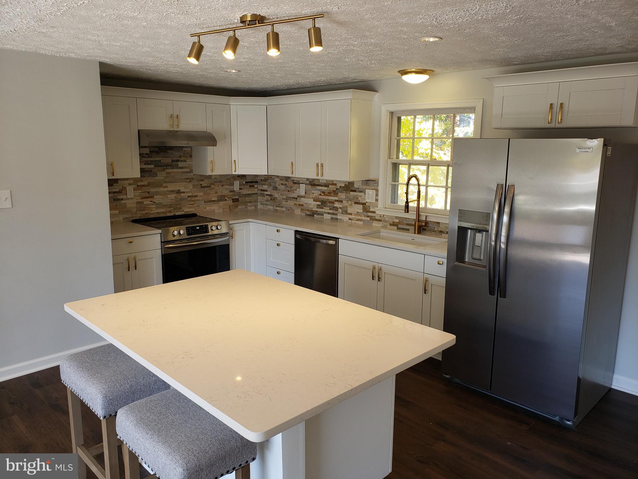 BREEZEWOOD - Residential