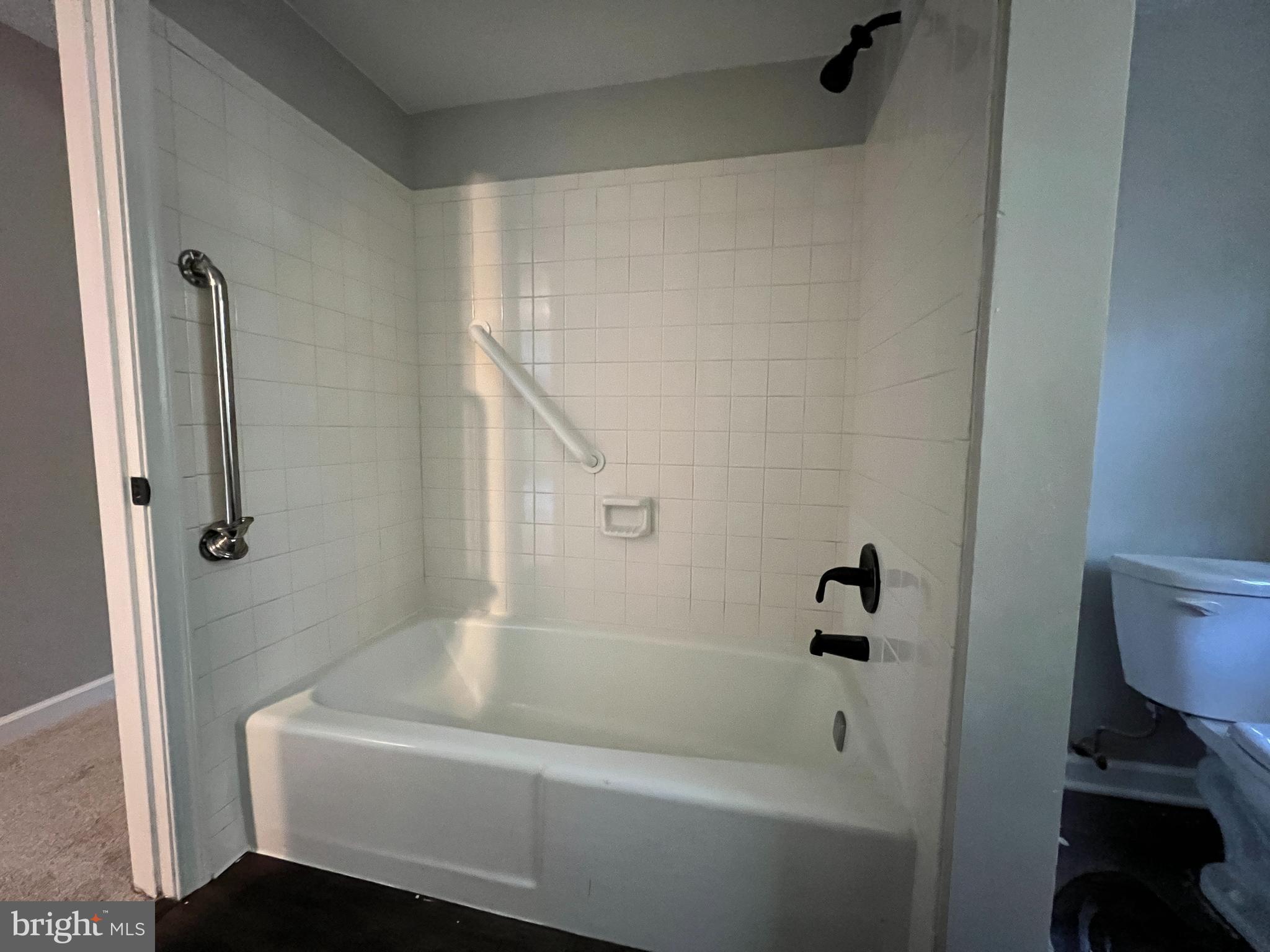 BREEZEWOOD - Residential