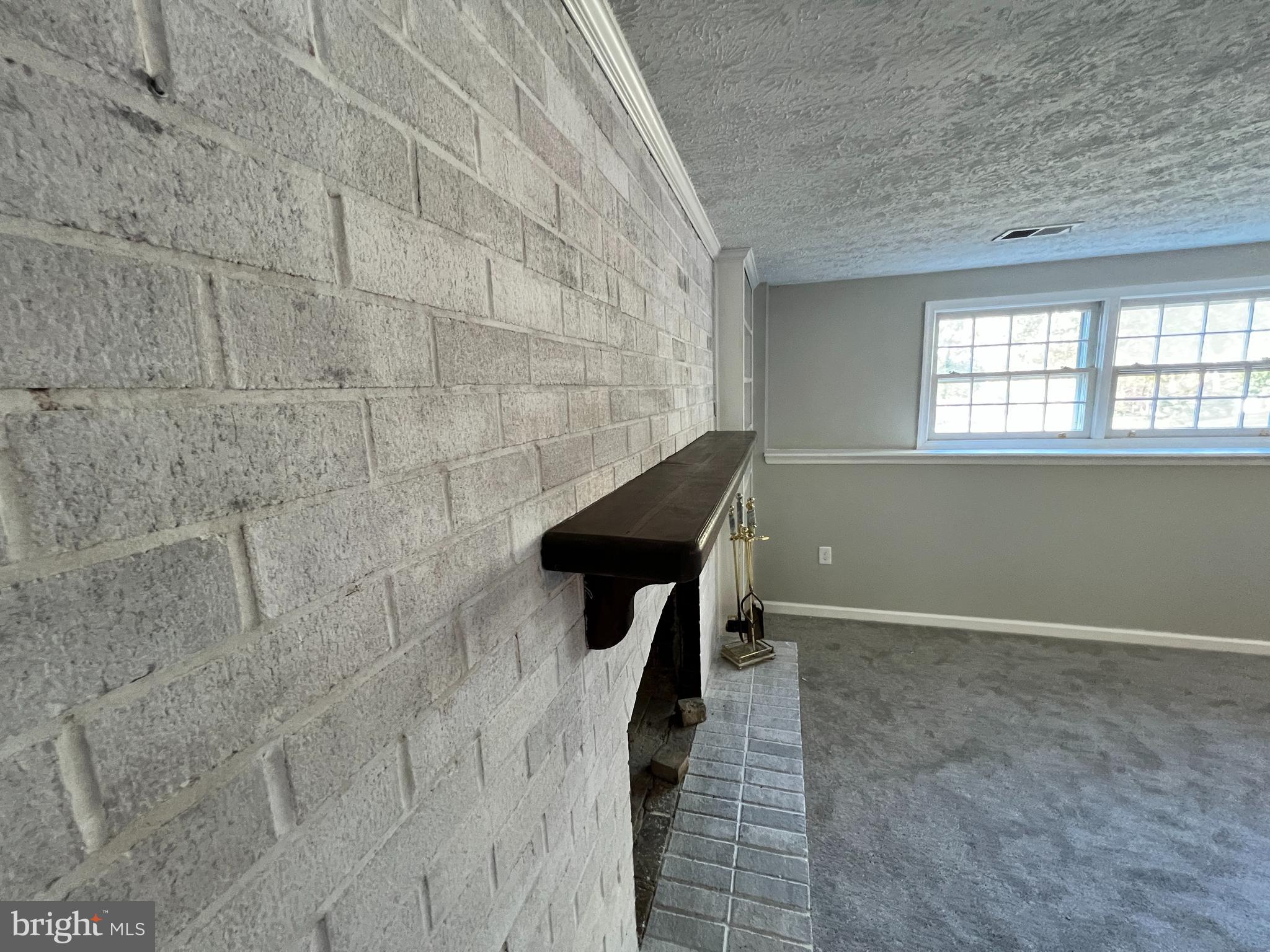 BREEZEWOOD - Residential