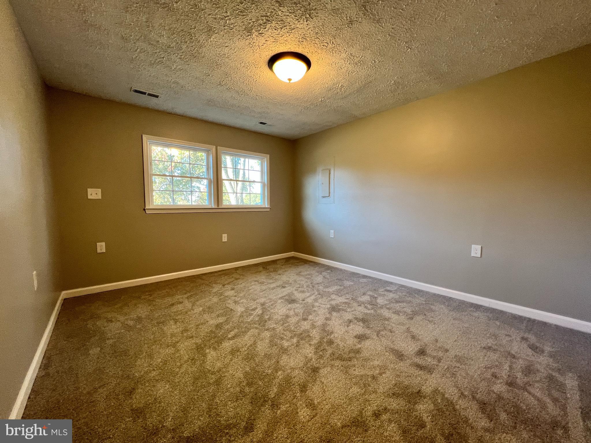 BREEZEWOOD - Residential