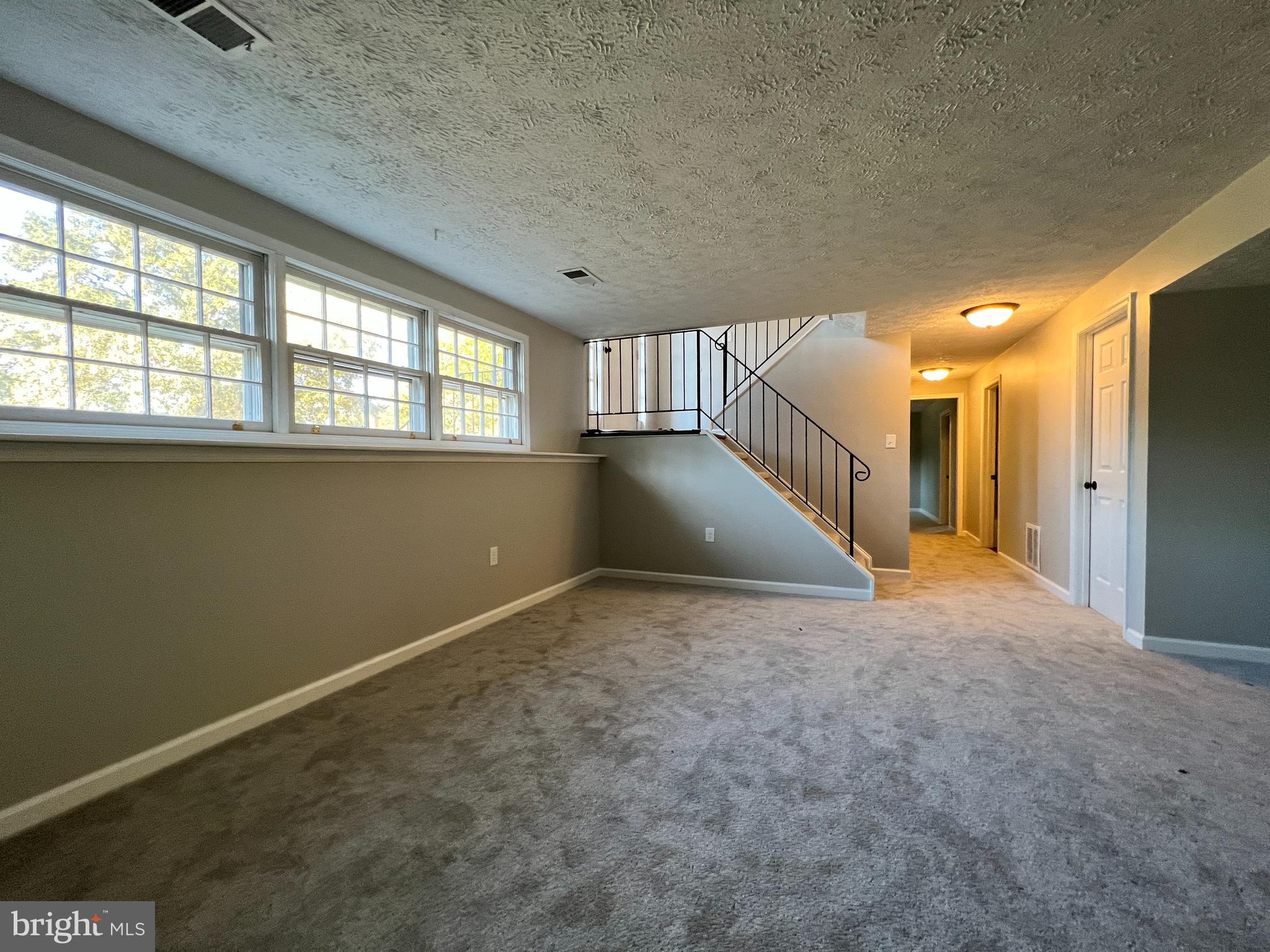 BREEZEWOOD - Residential