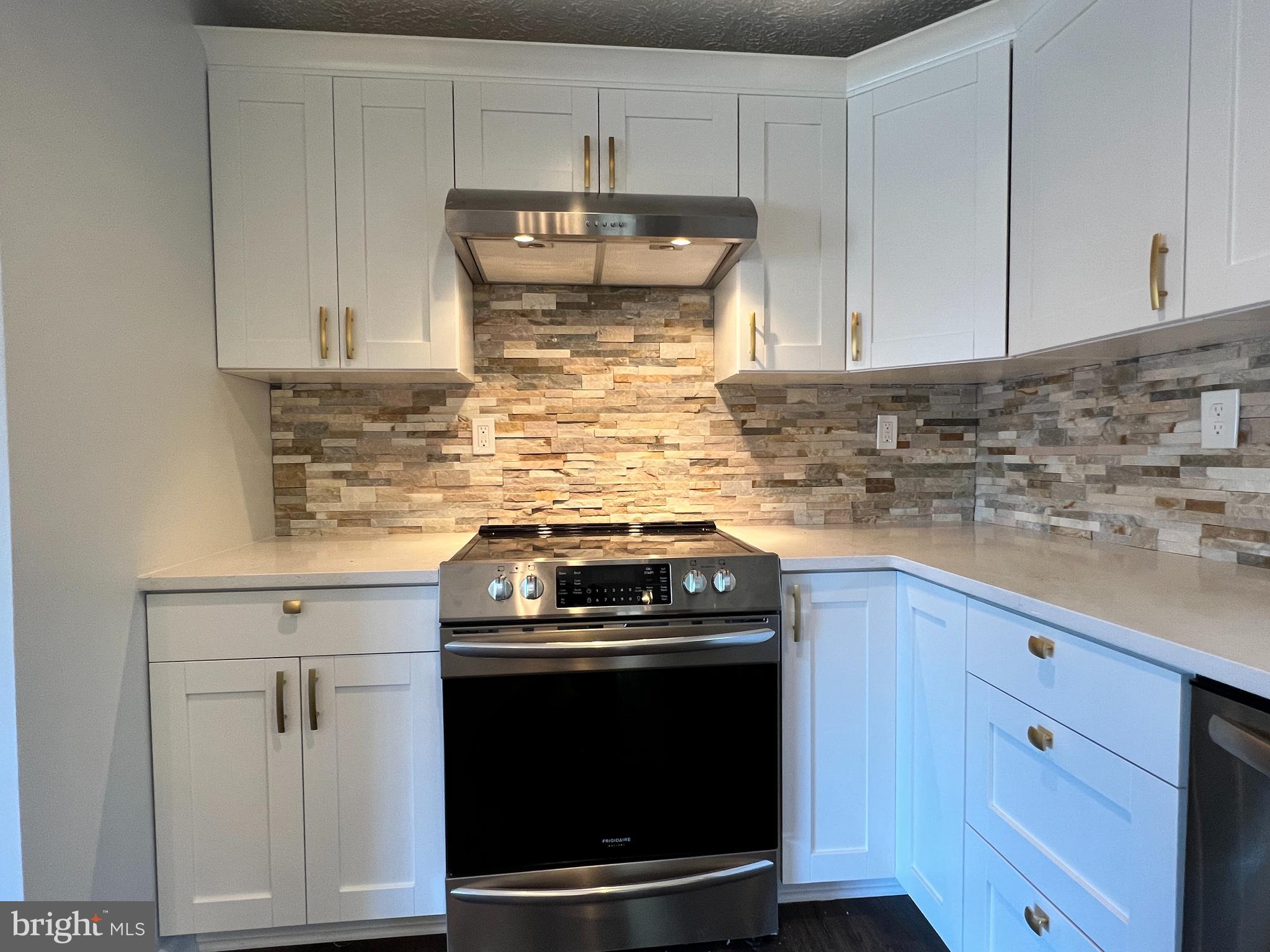 BREEZEWOOD - Residential