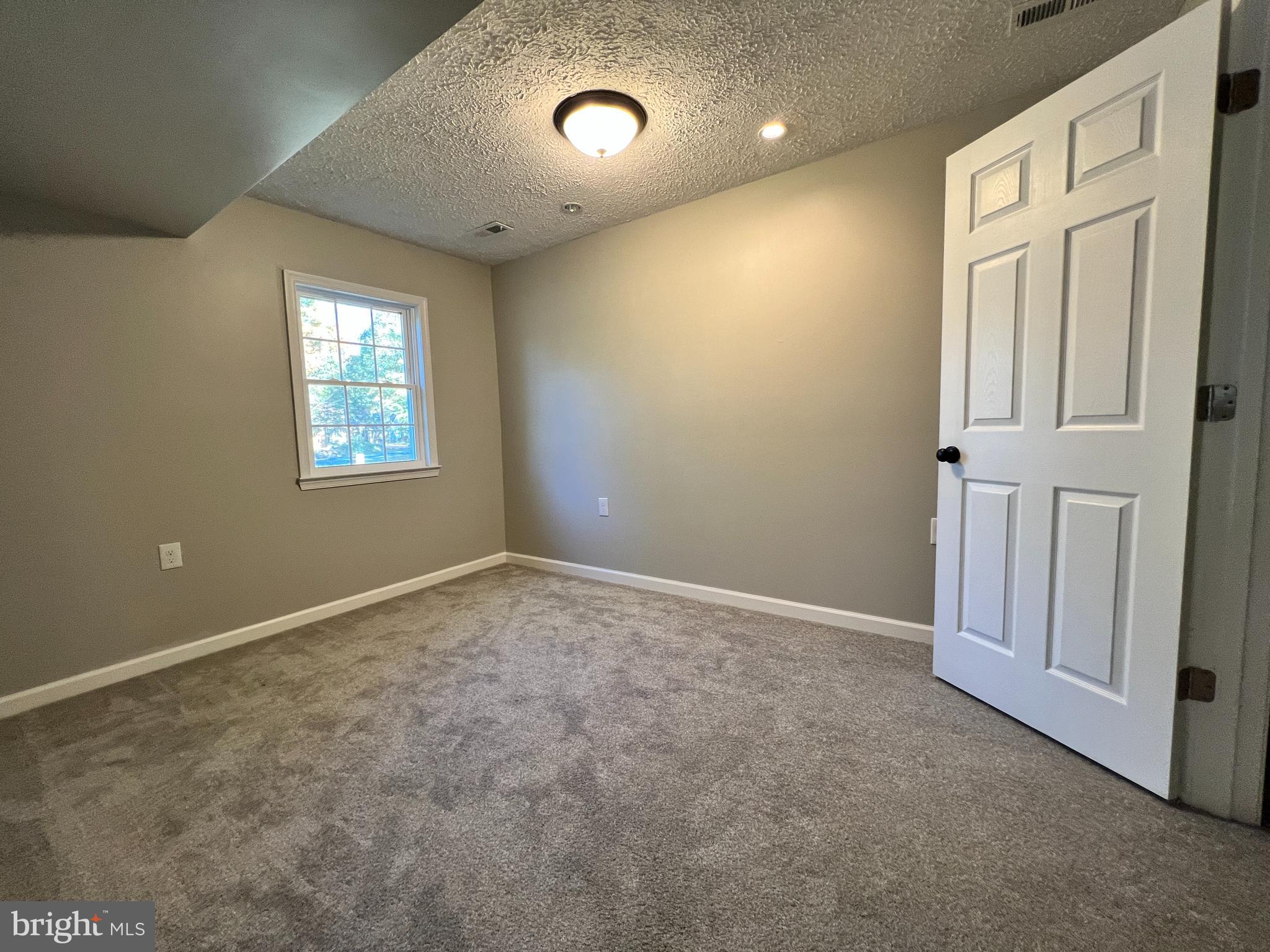 BREEZEWOOD - Residential