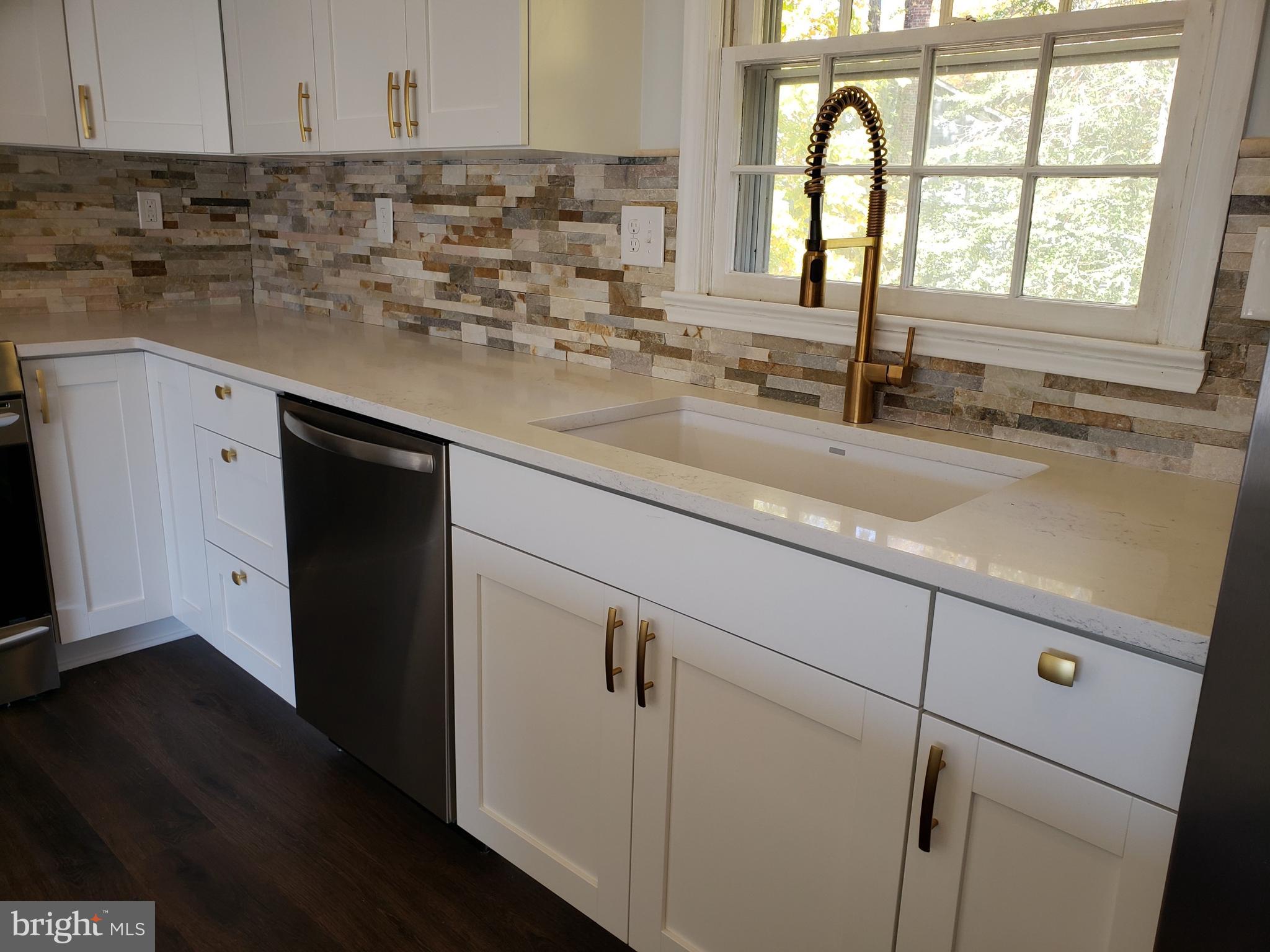 BREEZEWOOD - Residential