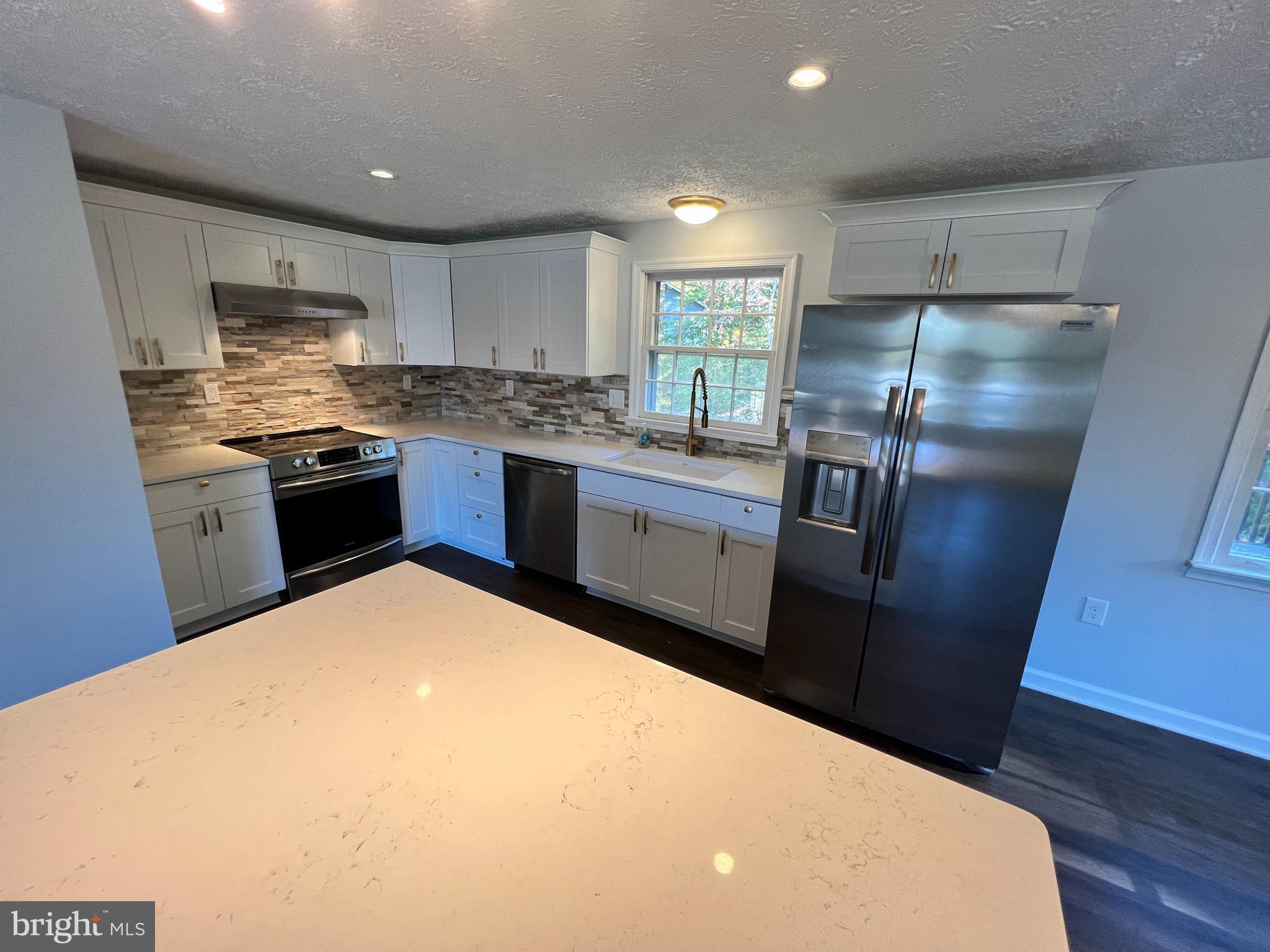 BREEZEWOOD - Residential