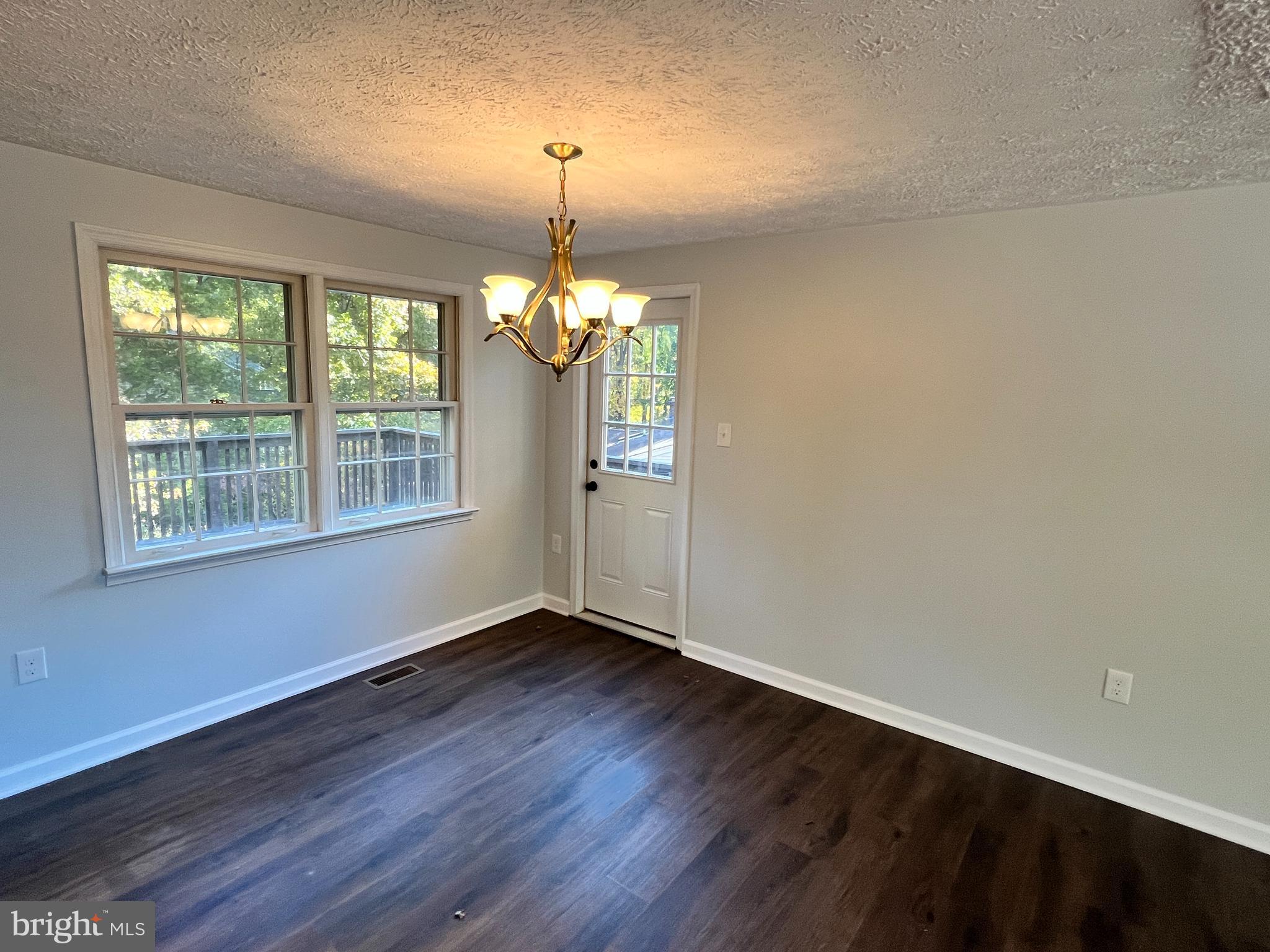 BREEZEWOOD - Residential