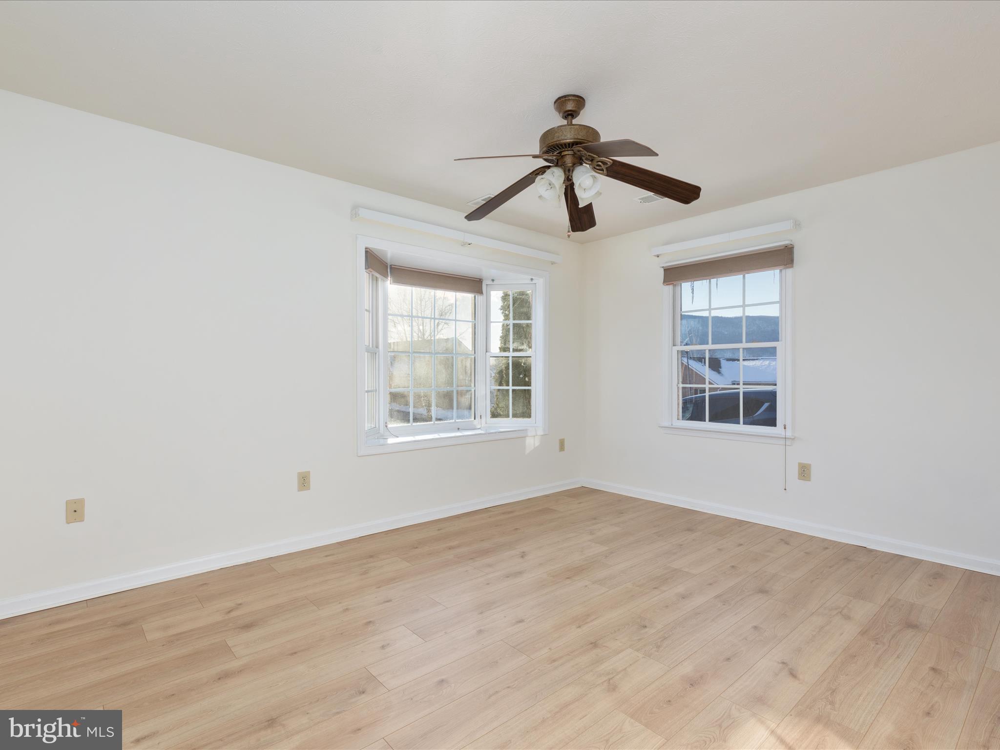 SIGNAL KNOLLS - Residential