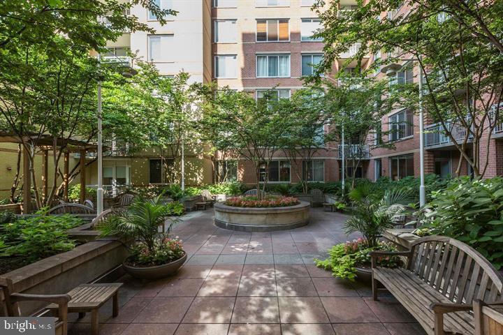 THE PHOENIX CONDOMINIUMS - Residential Lease