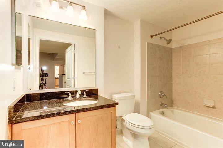 THE PHOENIX CONDOMINIUMS - Residential Lease