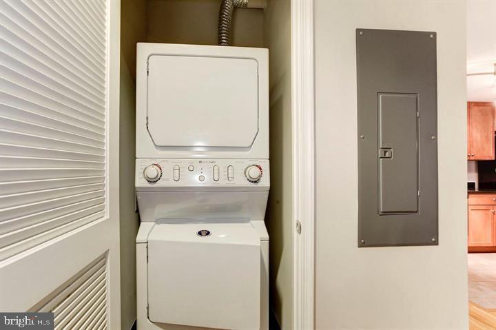 THE PHOENIX CONDOMINIUMS - Residential Lease