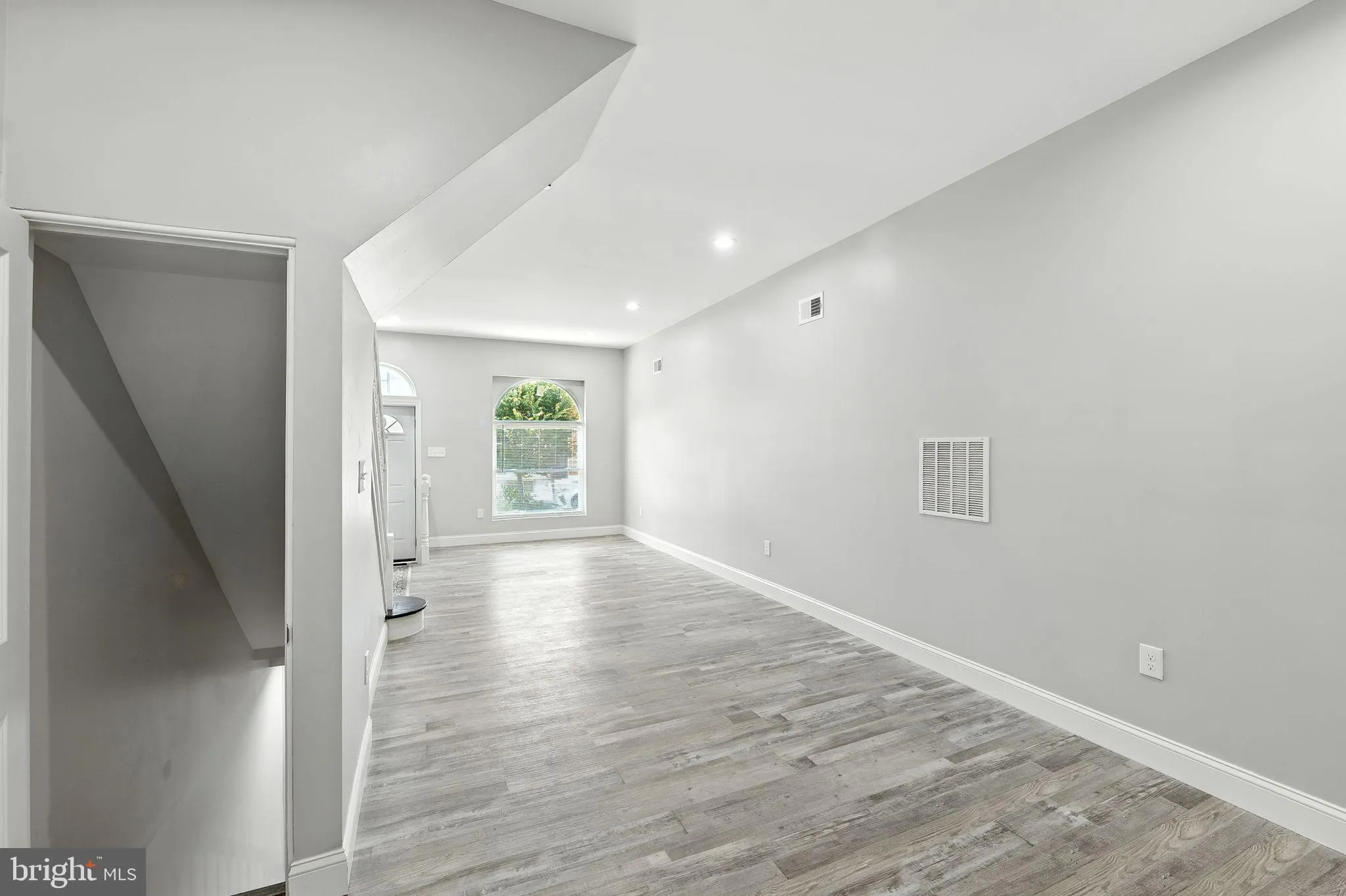 Baltimore, Maryland 21205, United States, 4 Bedrooms Bedrooms, ,5 BathroomsBathrooms,Residential,Active,232224