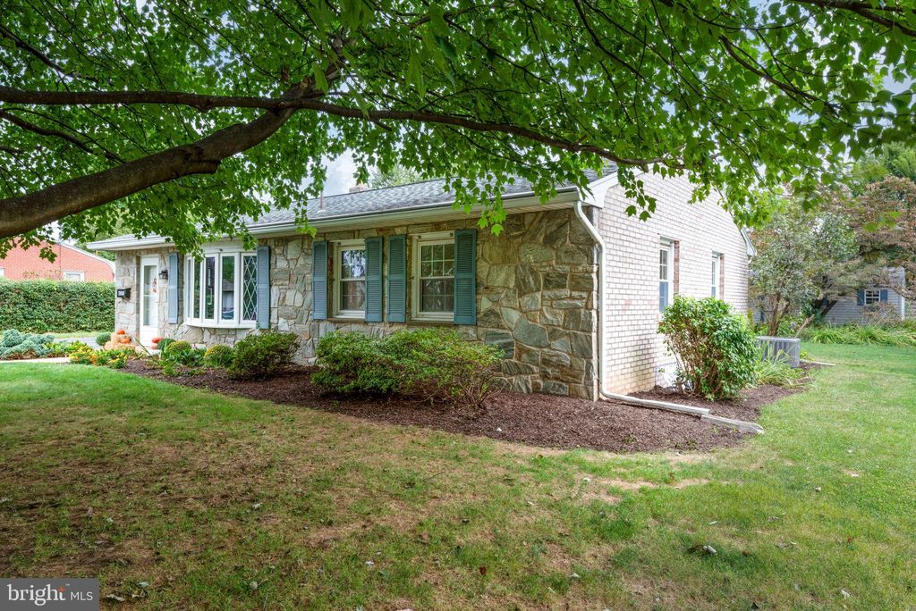 Photo of 6351 Jeanette Drive, EAST PETERSBURG, PA 17520 (MLS # PALA2075932)