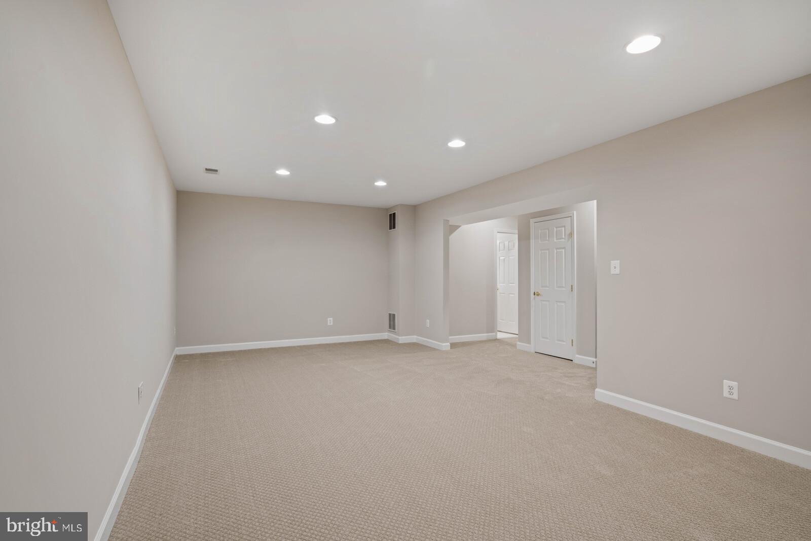 MCLEAN VILLAGE - Residential