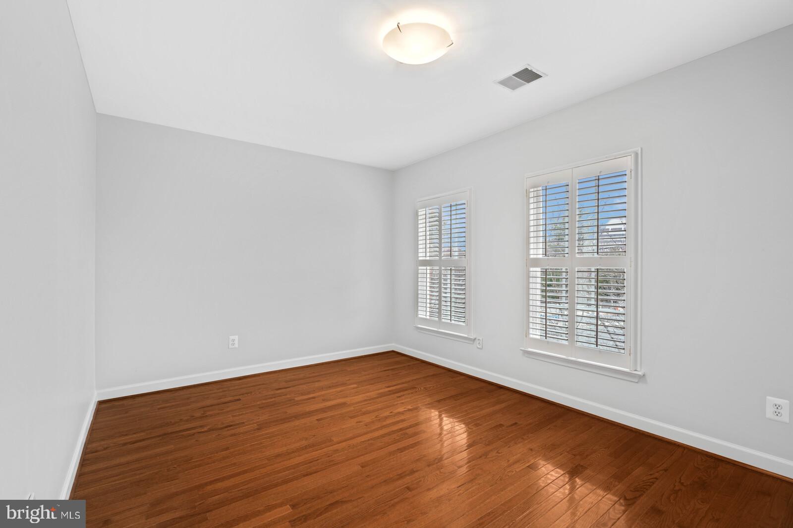 MCLEAN VILLAGE - Residential