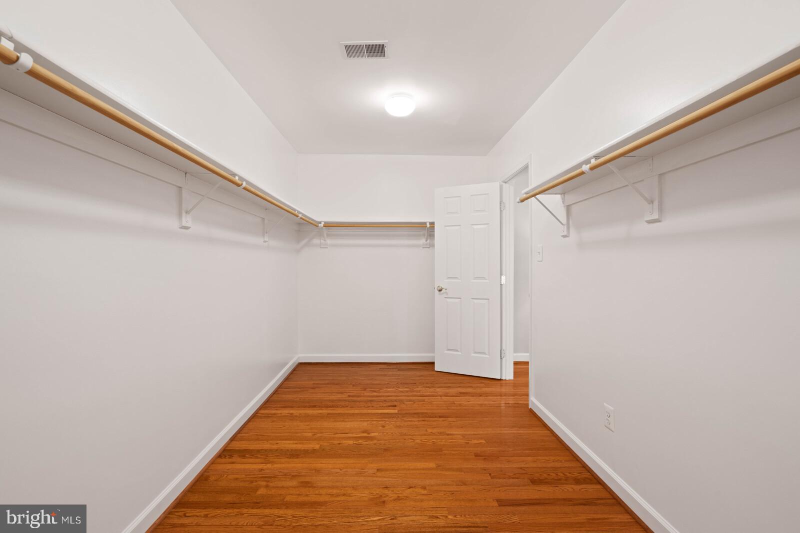 MCLEAN VILLAGE - Residential