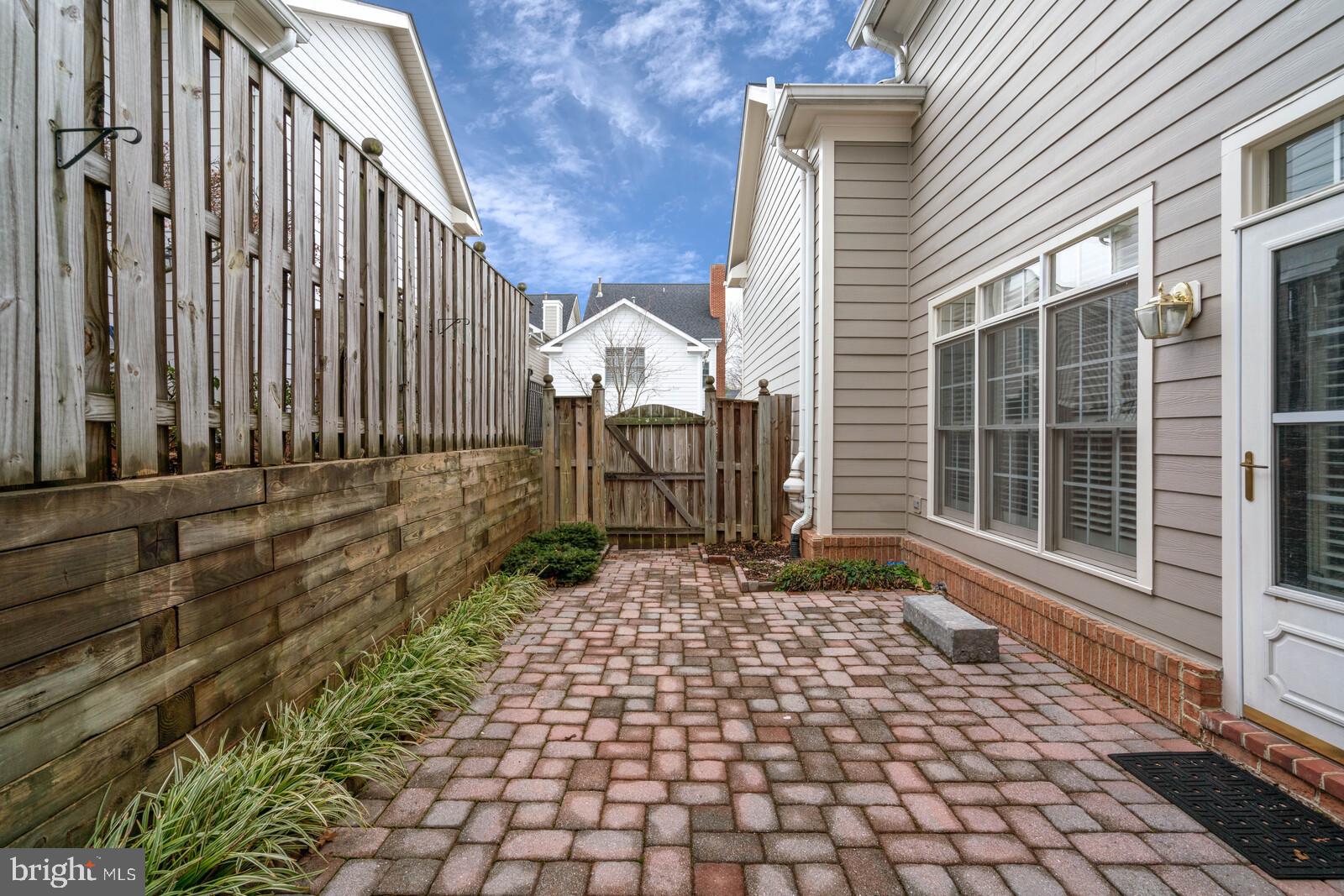 MCLEAN VILLAGE - Residential