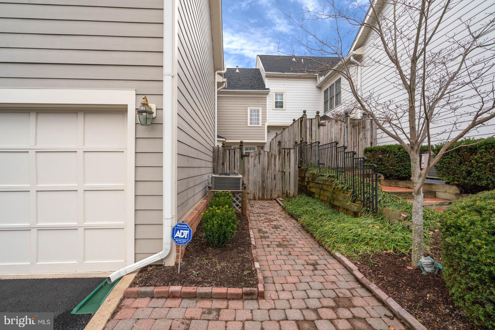 MCLEAN VILLAGE - Residential