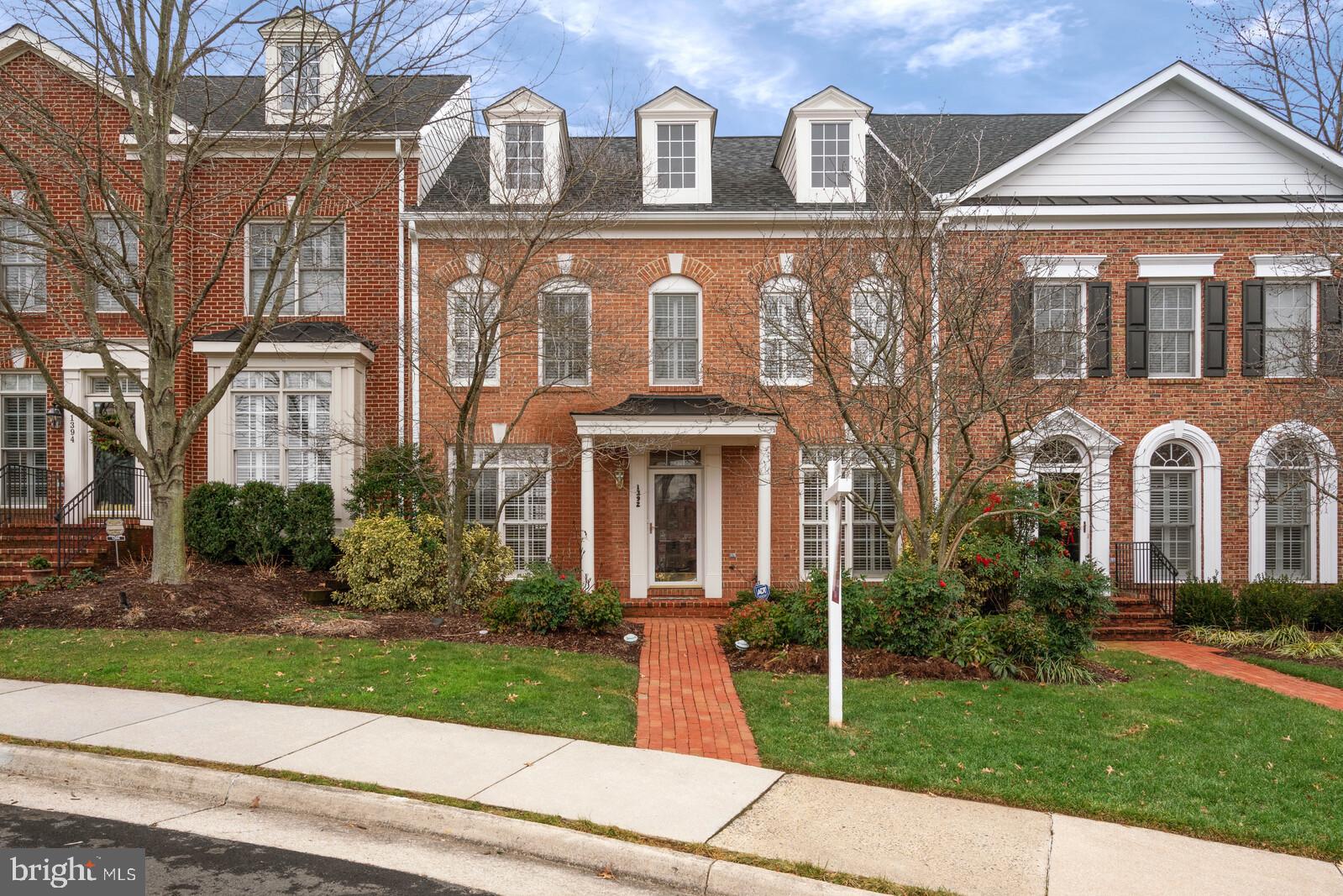 MCLEAN VILLAGE - Residential