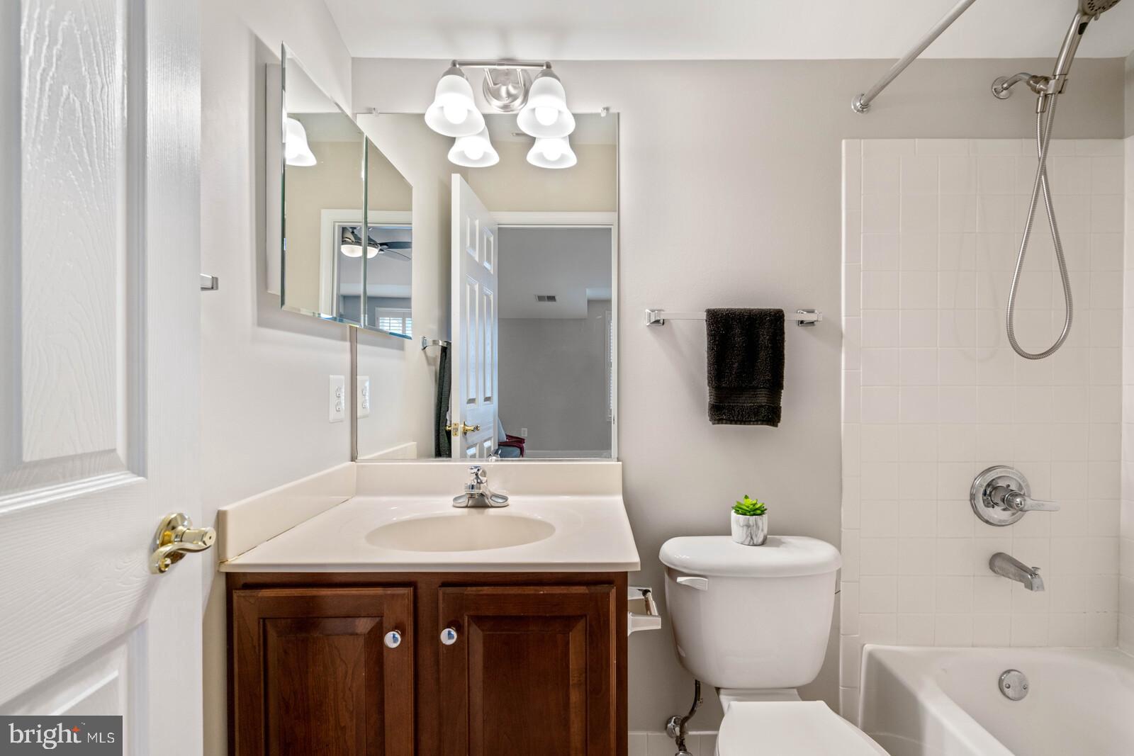 MCLEAN VILLAGE - Residential