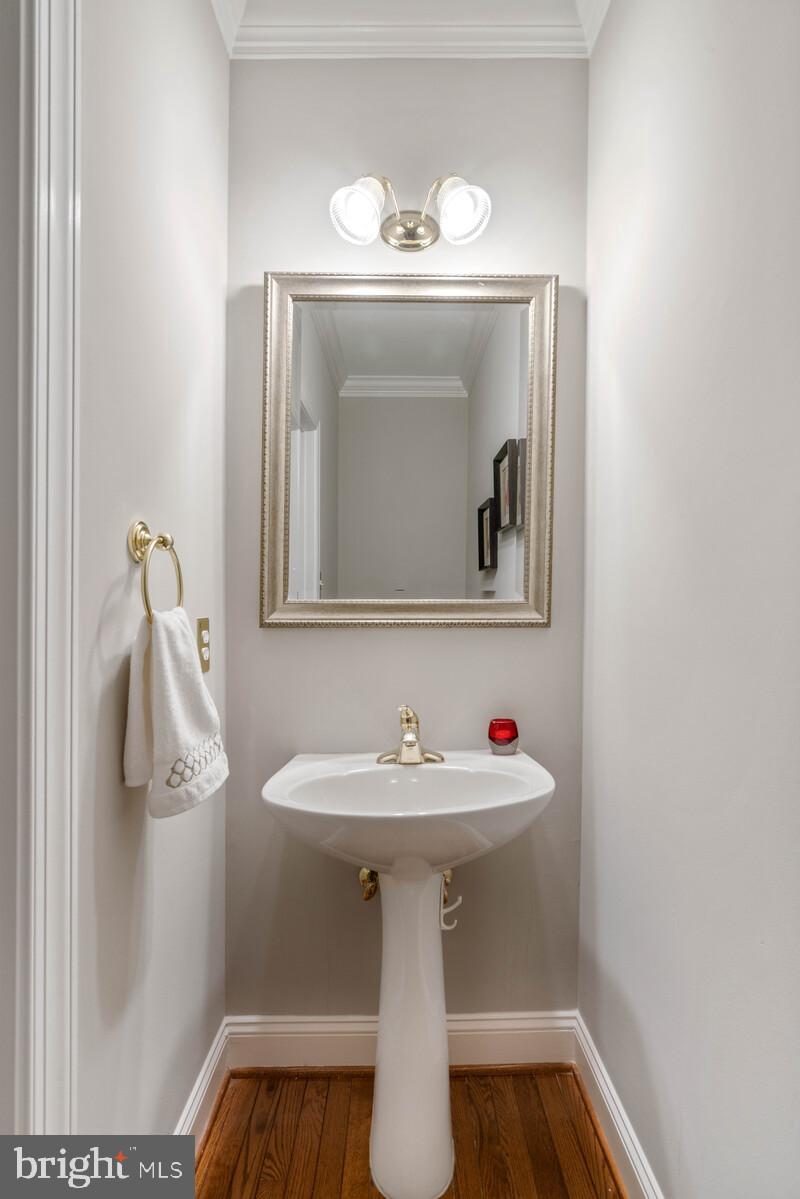 MCLEAN VILLAGE - Residential