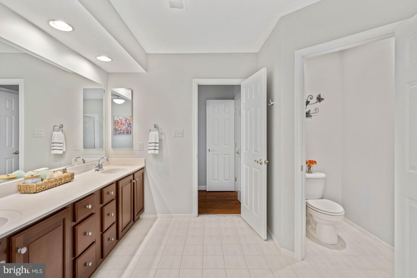 MCLEAN VILLAGE - Residential