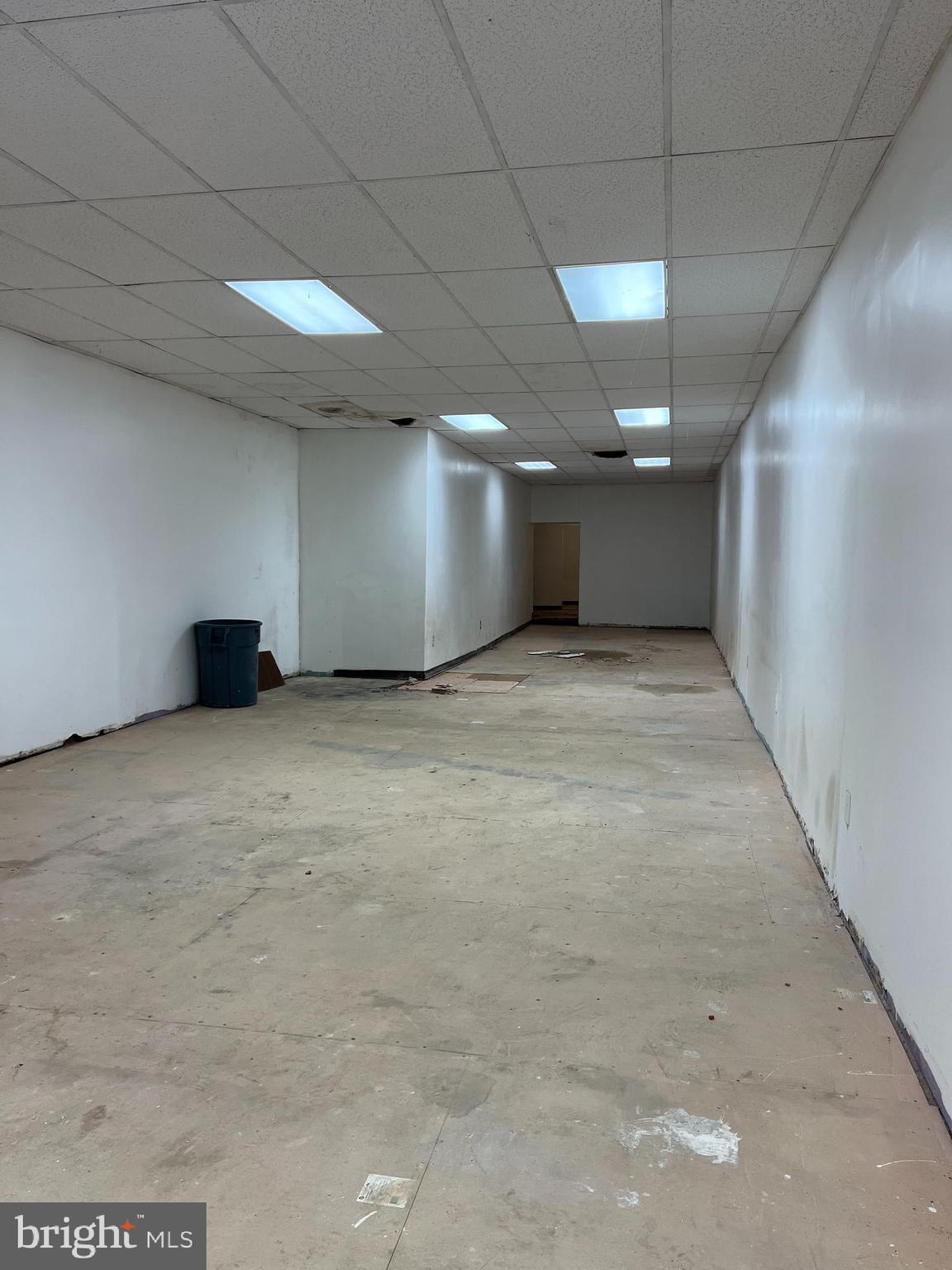 2148 N FRONT STREET N COMMERCIAL