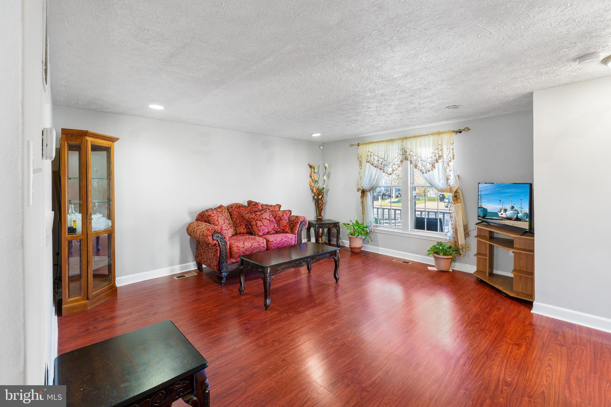 INDIAN CREEK VILLAGE - Residential