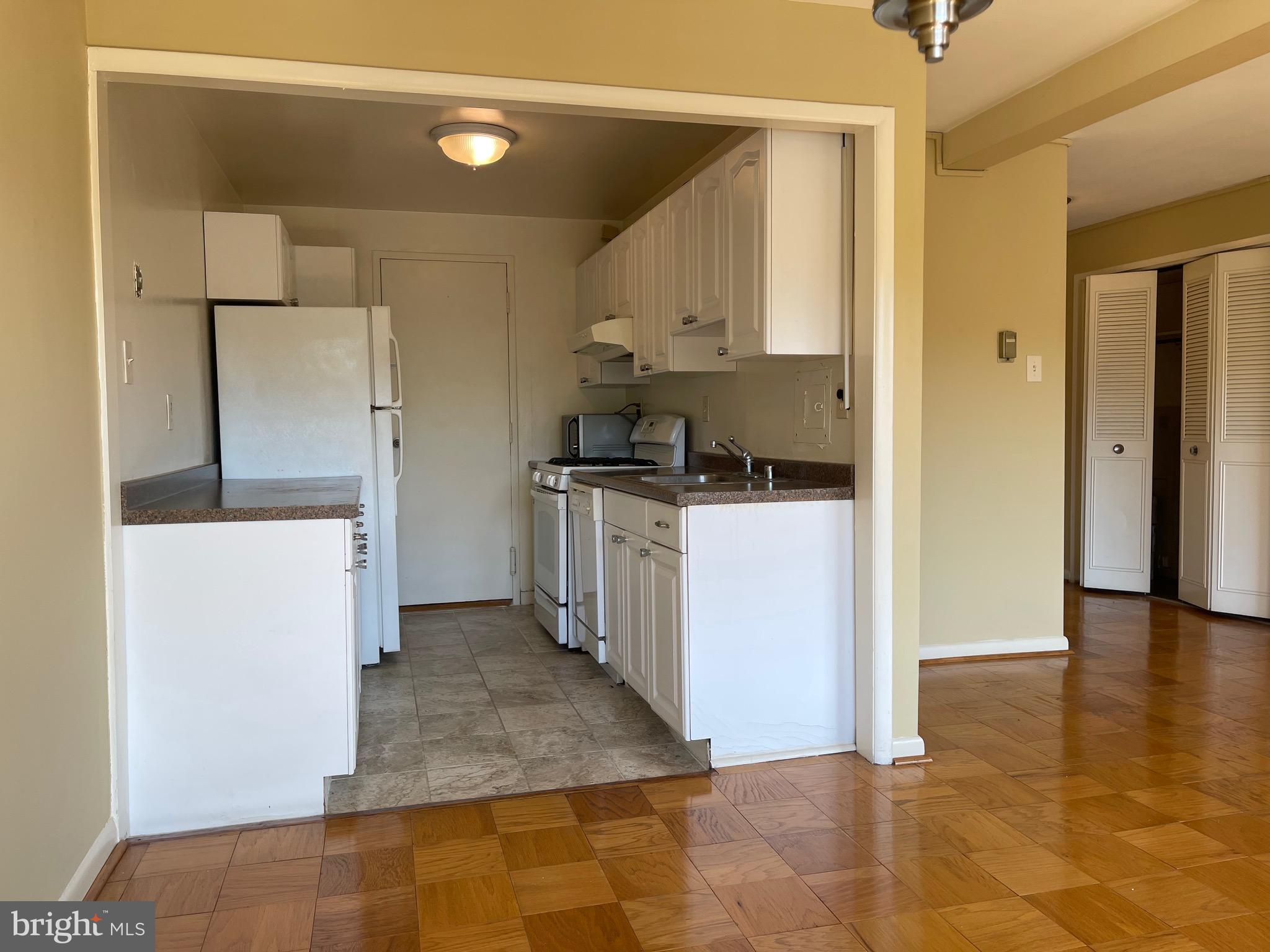 GROSVENOR PARK - Residential Lease