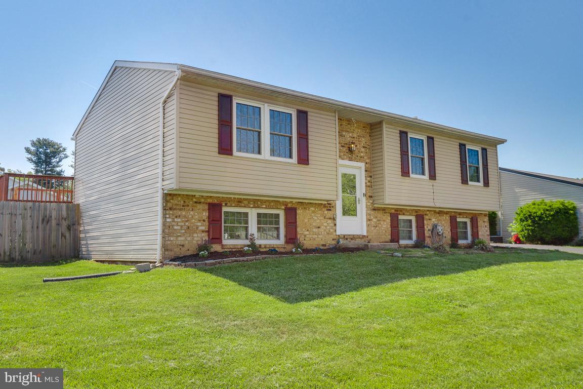 WOODPOINT MANOR - Residential