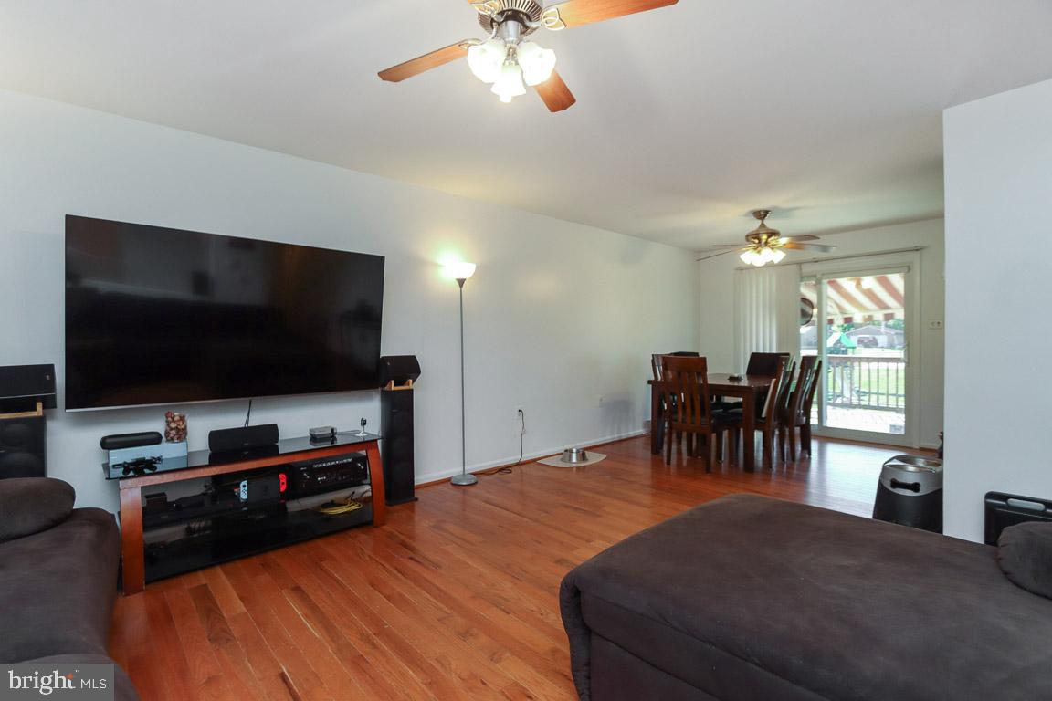 WOODPOINT MANOR - Residential