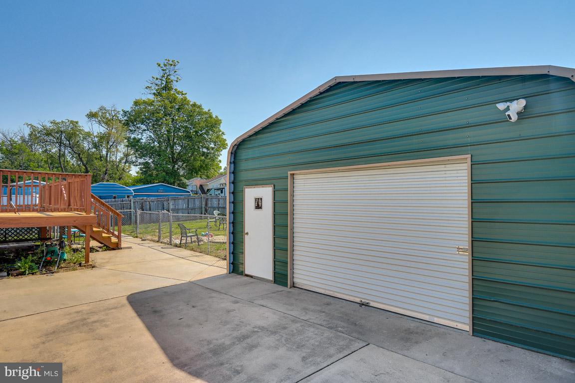 WOODPOINT MANOR - Residential