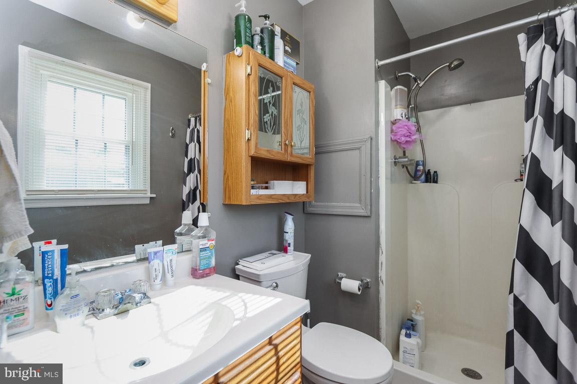 WOODPOINT MANOR - Residential