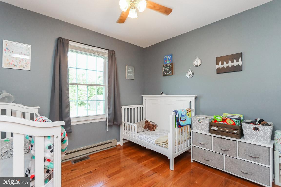 WOODPOINT MANOR - Residential