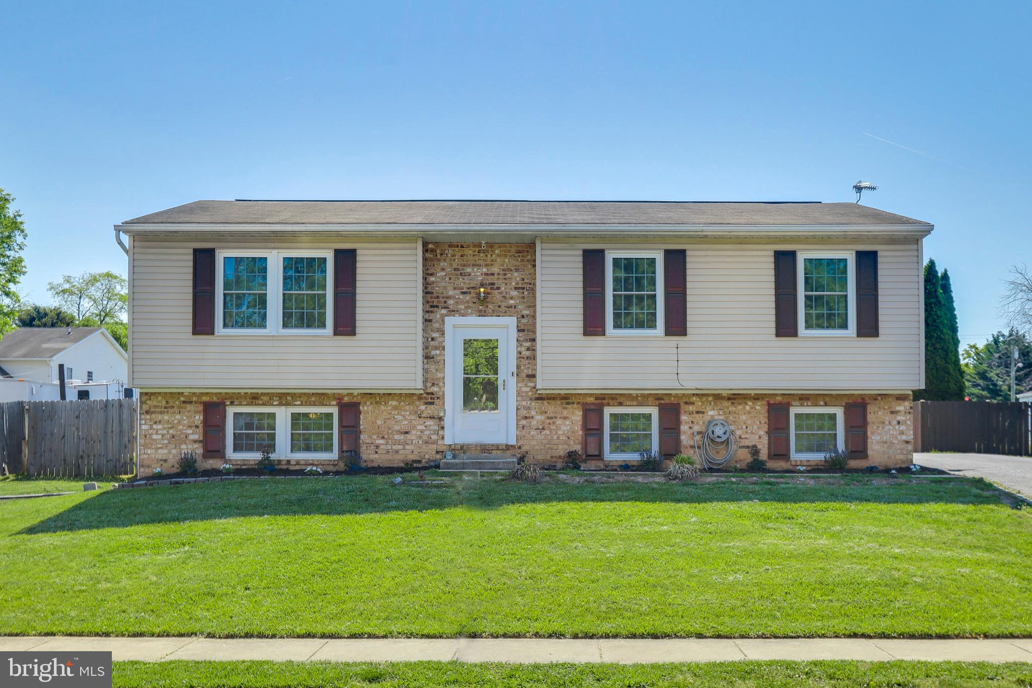 WOODPOINT MANOR - Residential