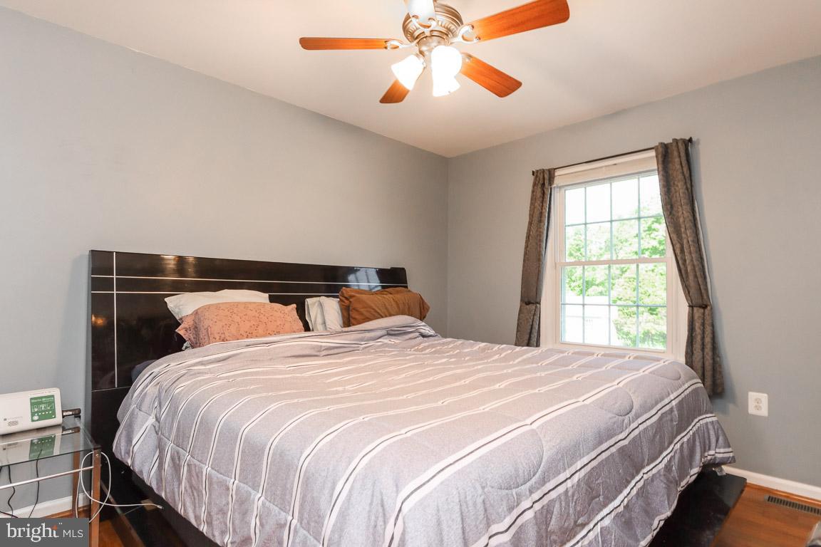 WOODPOINT MANOR - Residential