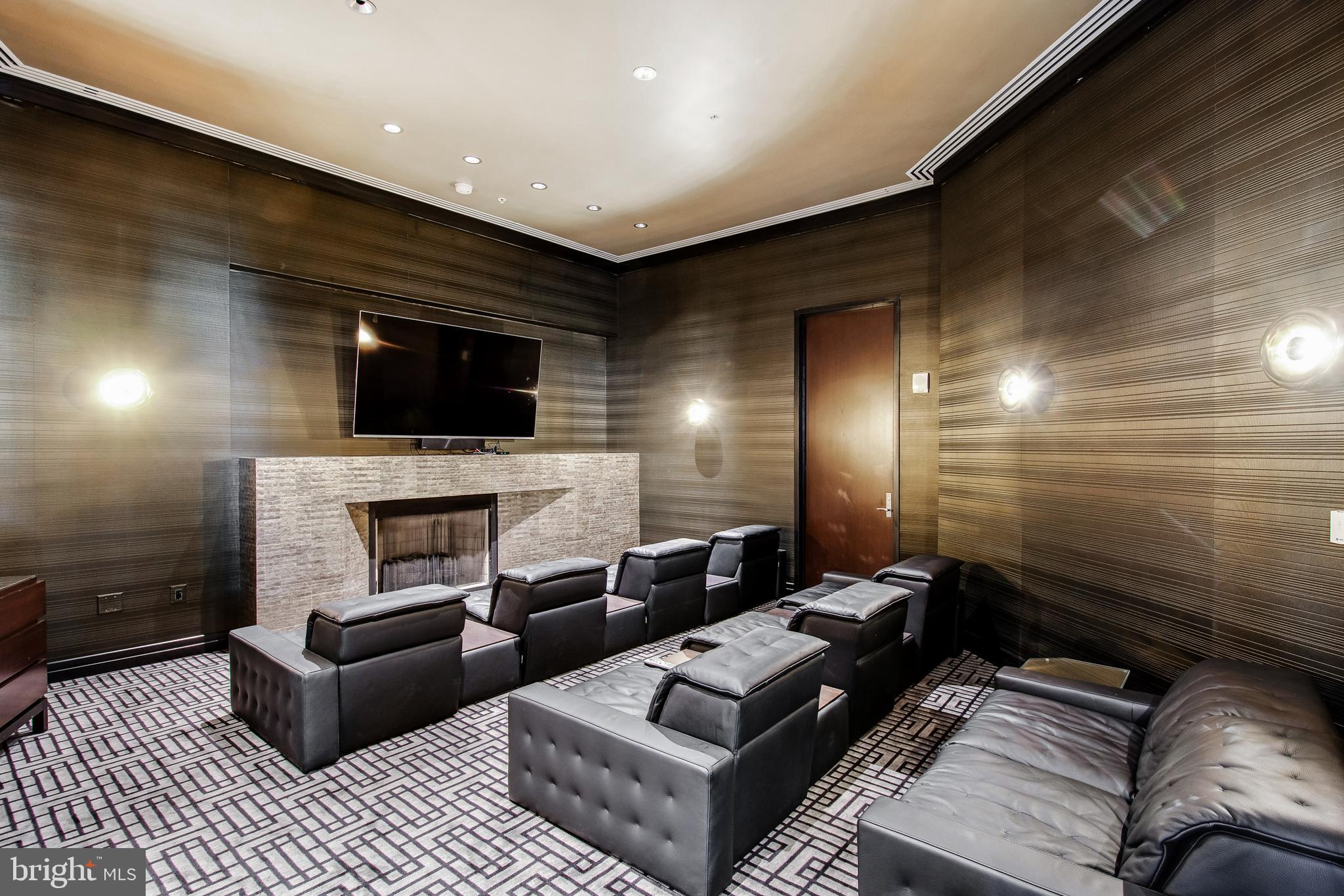 AVENUE OF THE ARTS - Residential