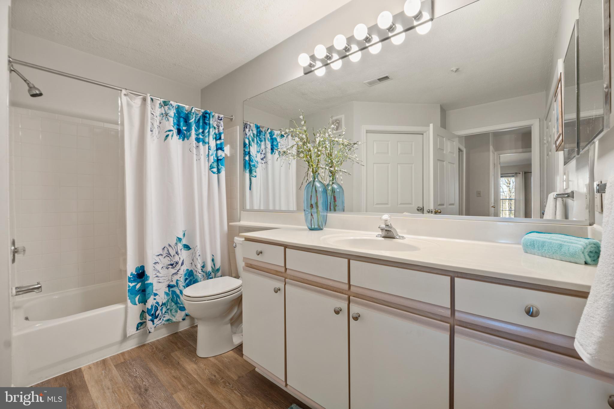 RUSSETT - Residential