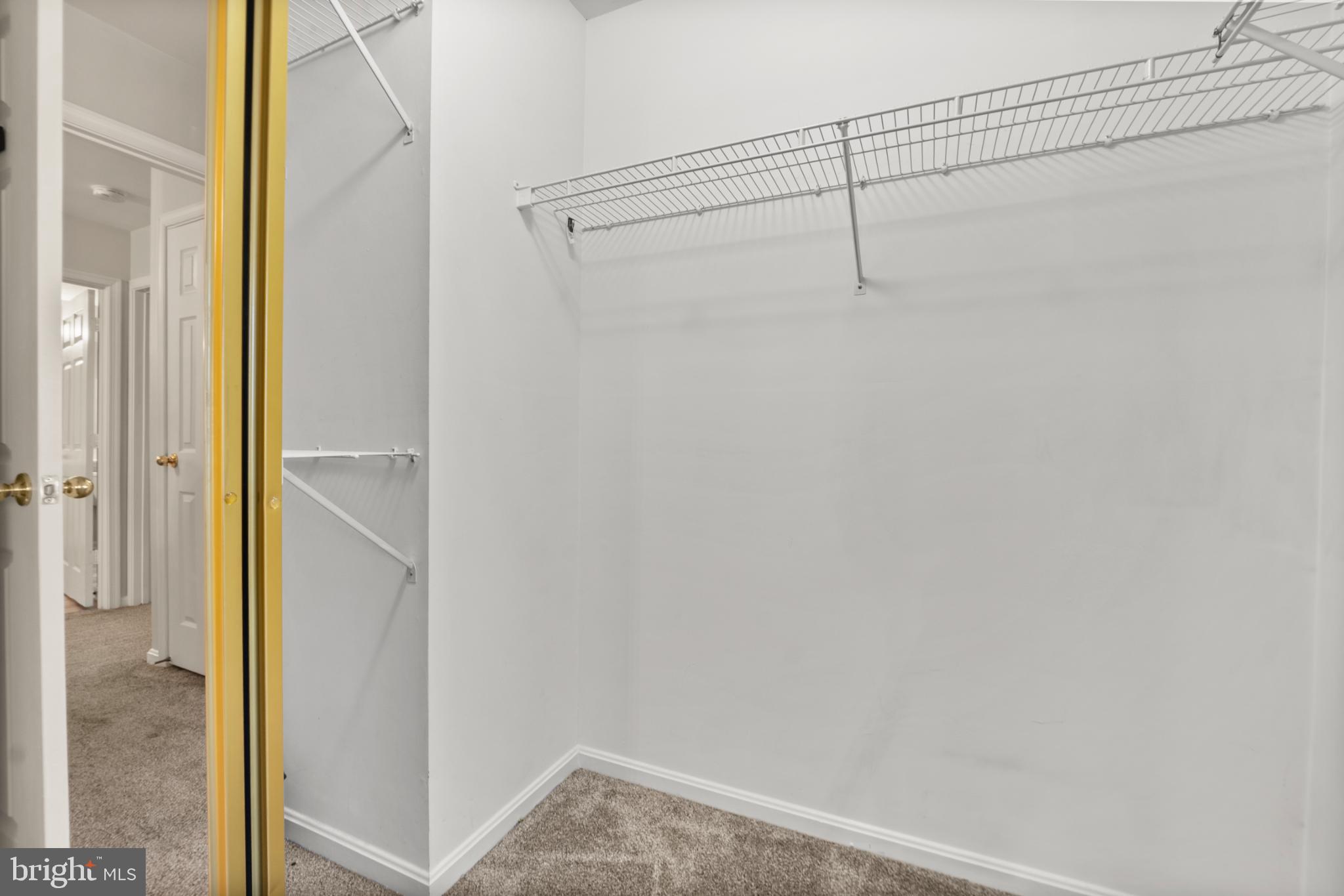 RUSSETT - Residential