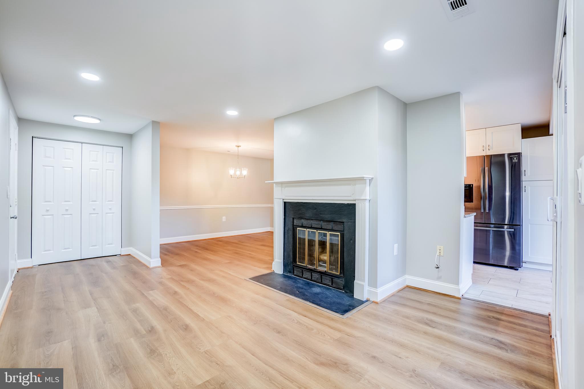 FARMINGDALE - Residential