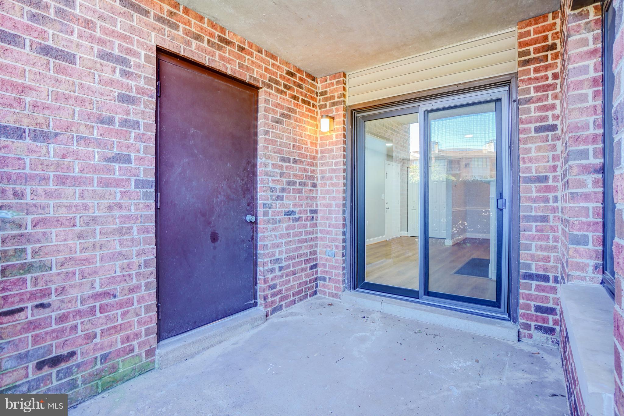 FARMINGDALE - Residential