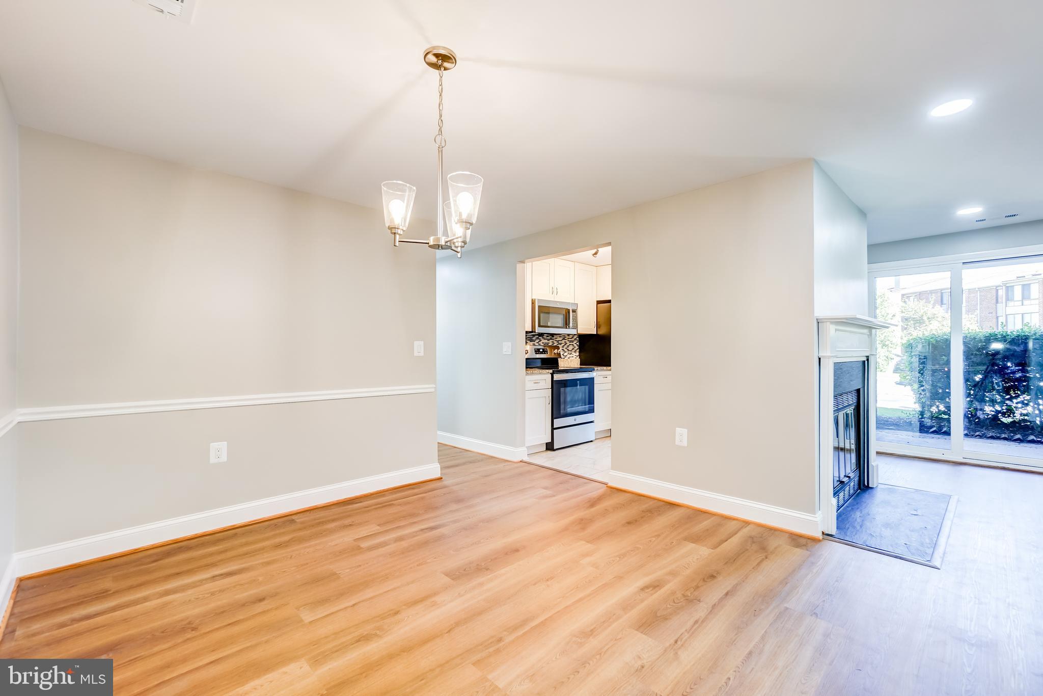 FARMINGDALE - Residential