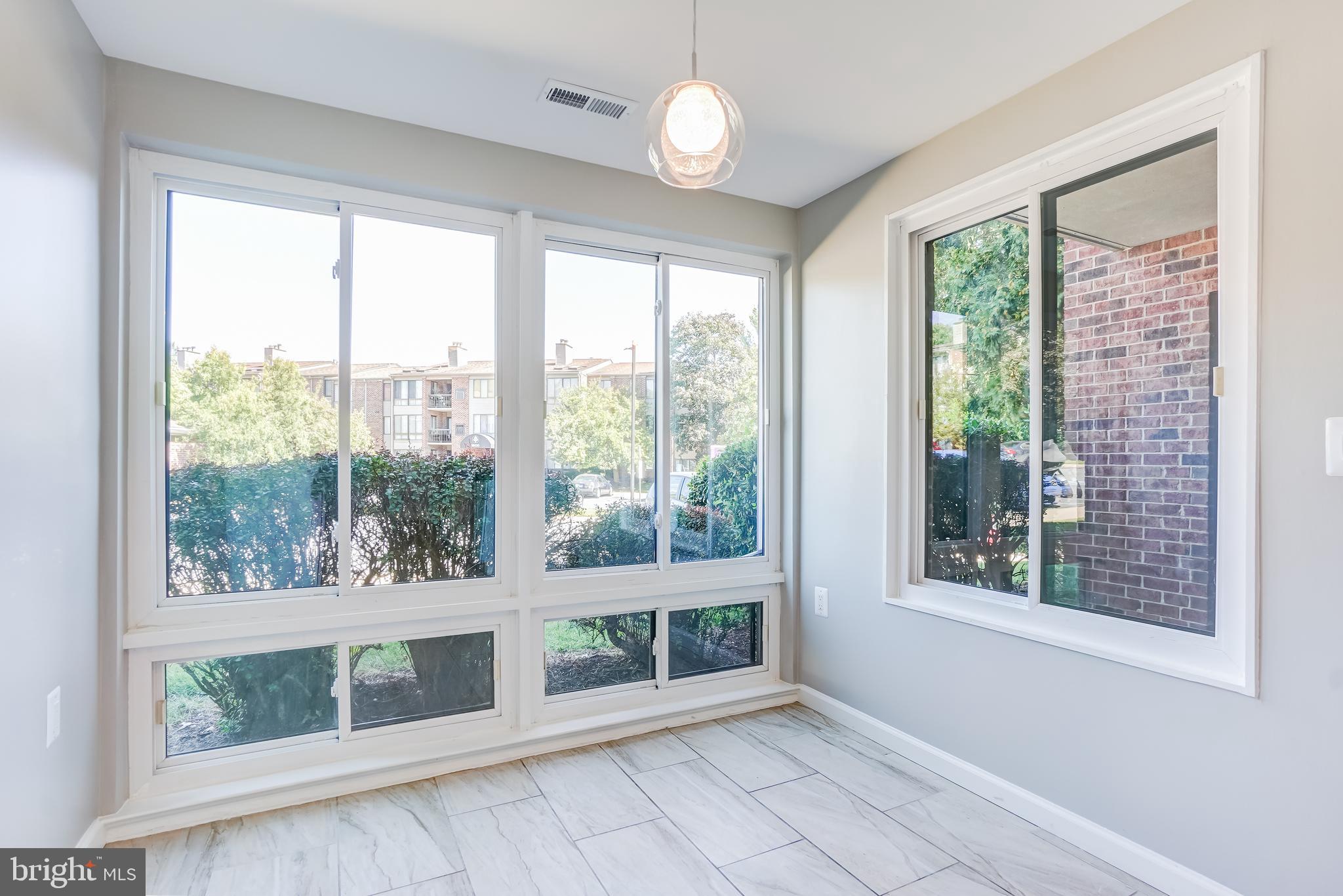 FARMINGDALE - Residential