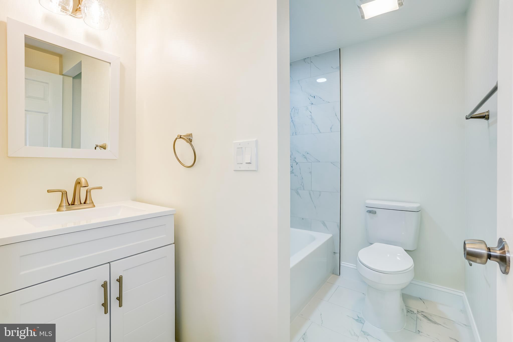 FARMINGDALE - Residential