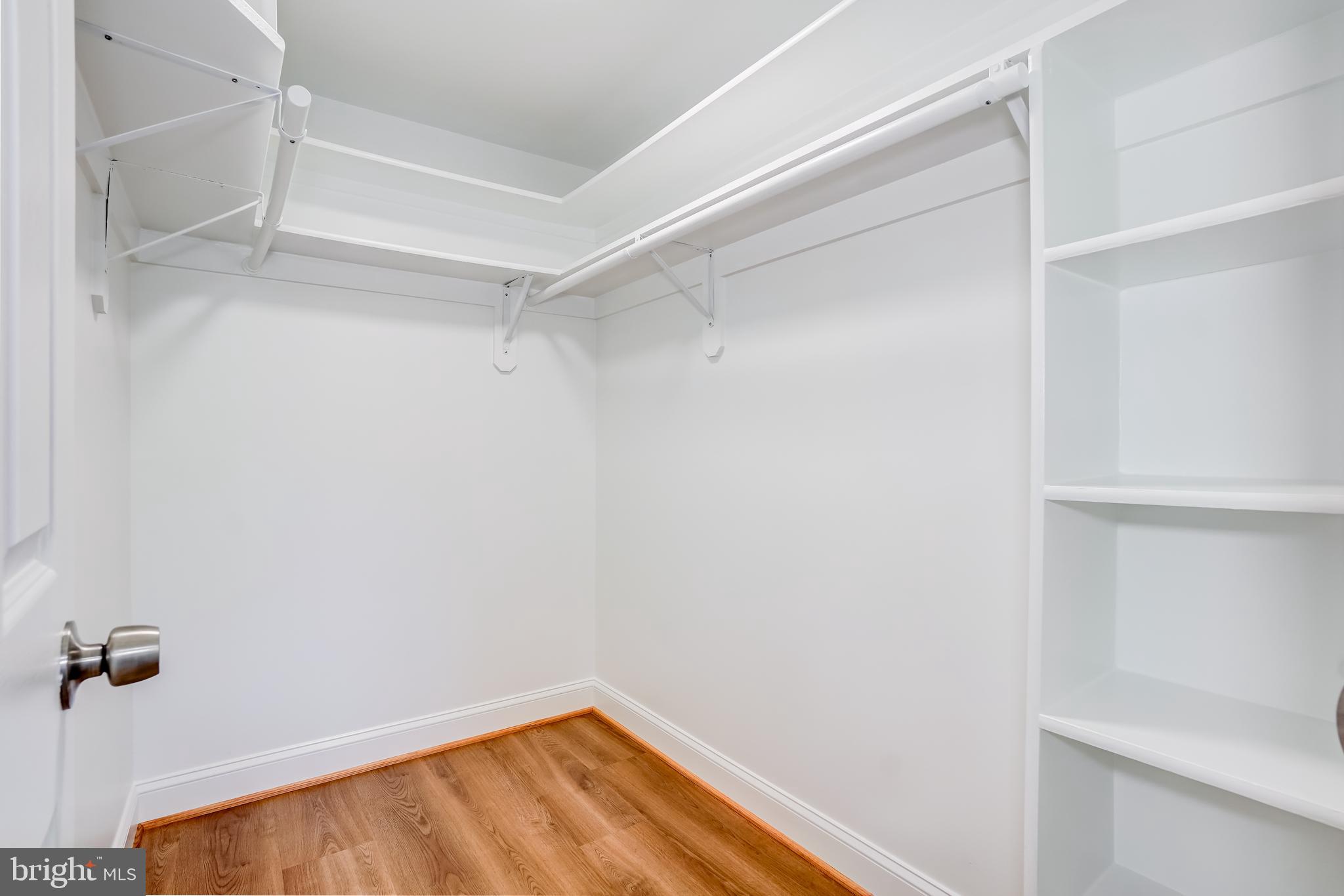 FARMINGDALE - Residential