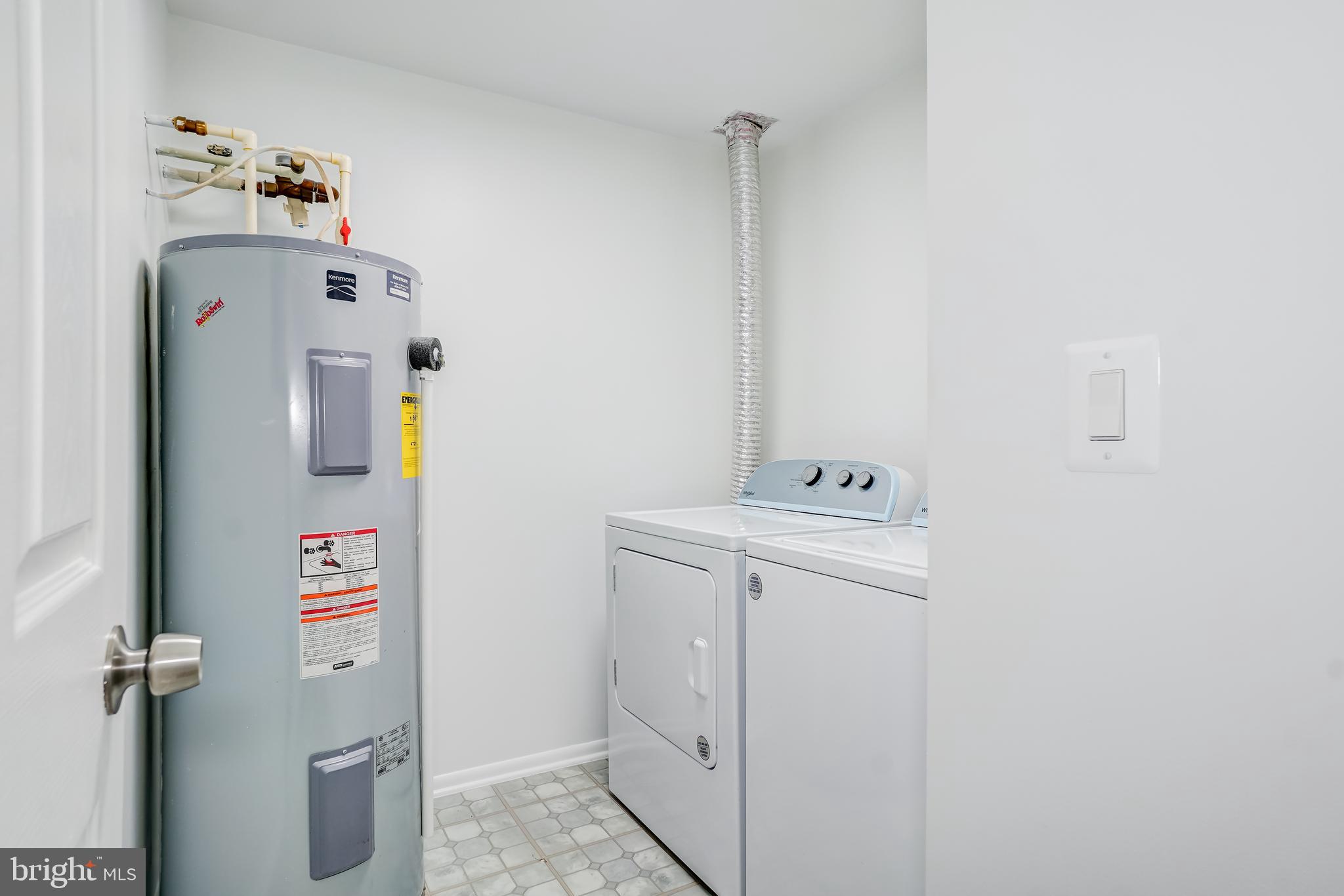 FARMINGDALE - Residential