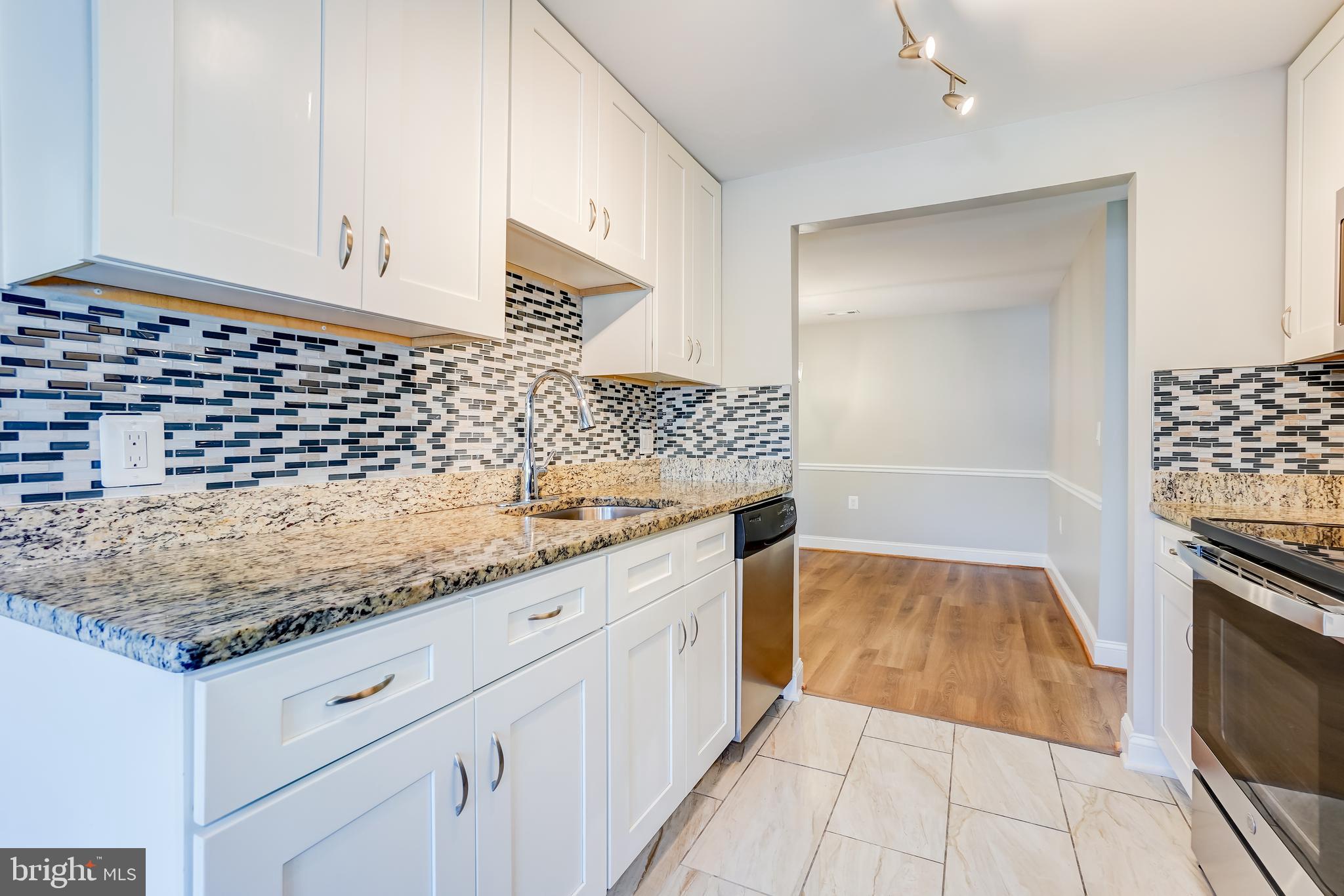 FARMINGDALE - Residential