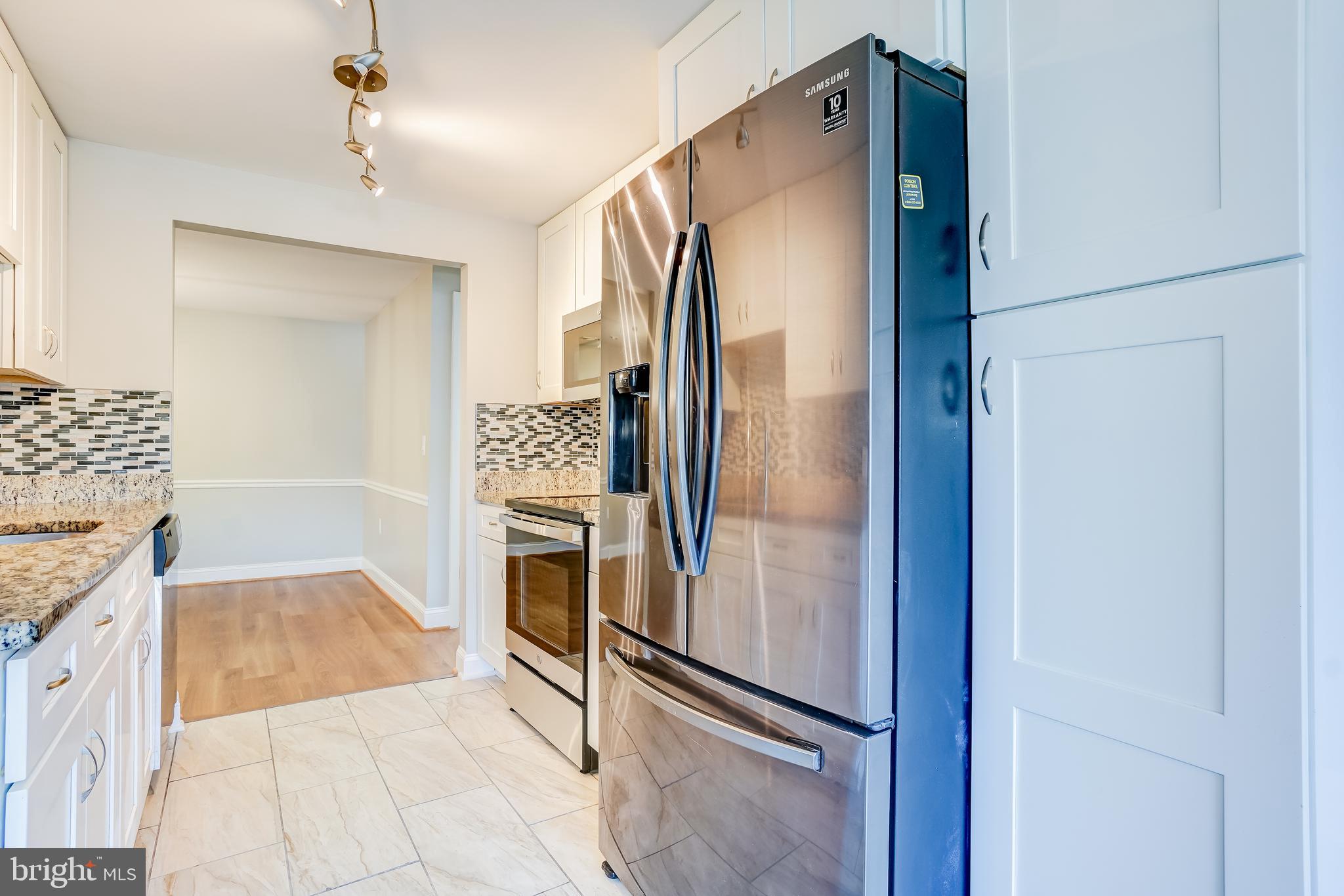 FARMINGDALE - Residential