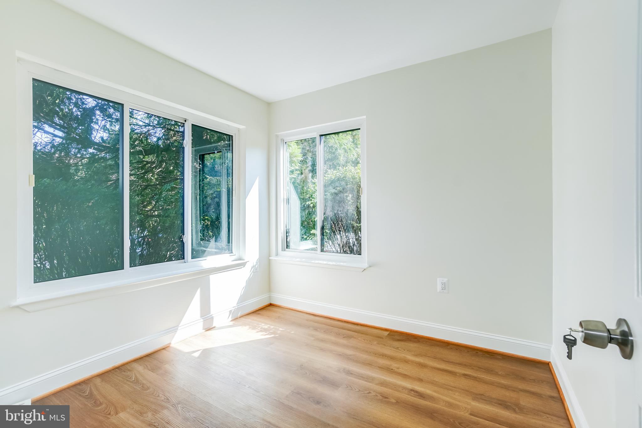 FARMINGDALE - Residential